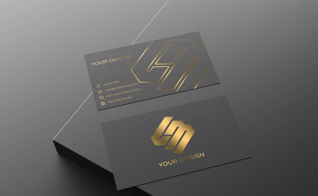 black-and-gold-business-card-mockup-psd-40